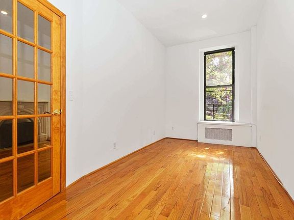 4th image of 125 E 39th St APT 3
