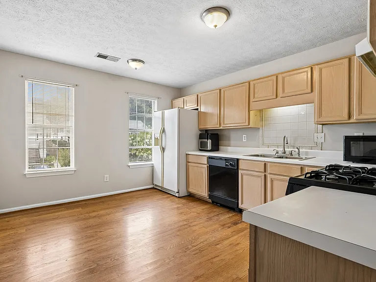 88 Bridge View Dr — Photo 9