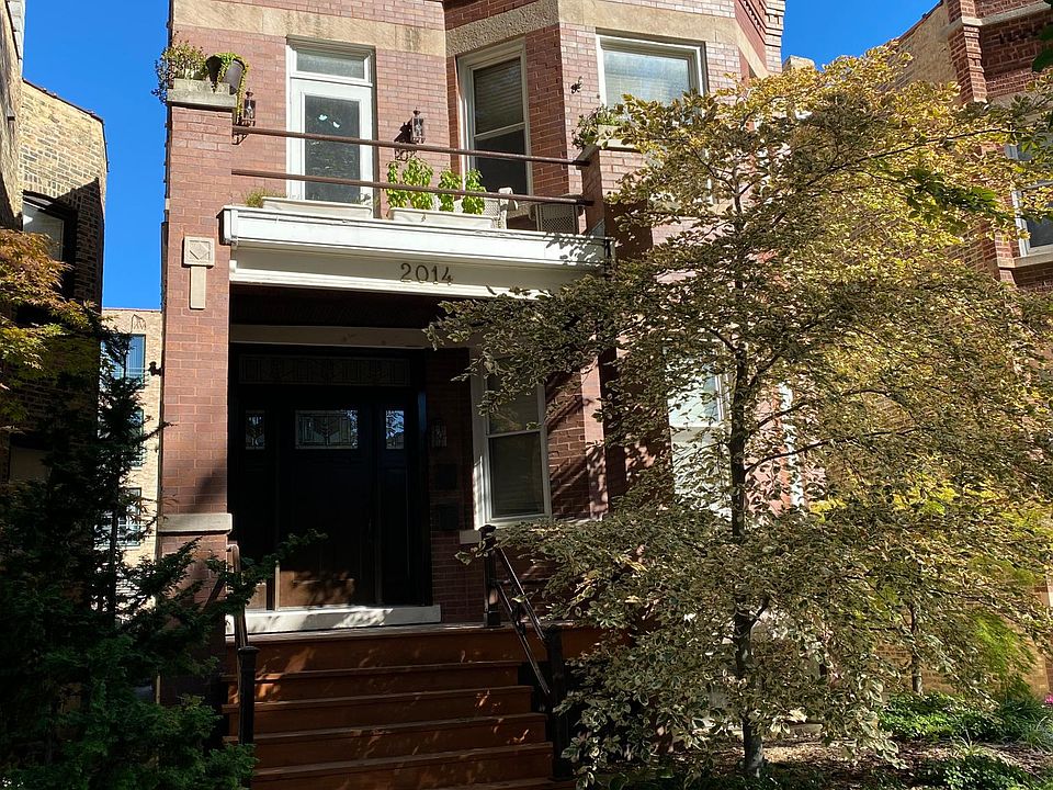 1st floor unit, quiet street, easy parking