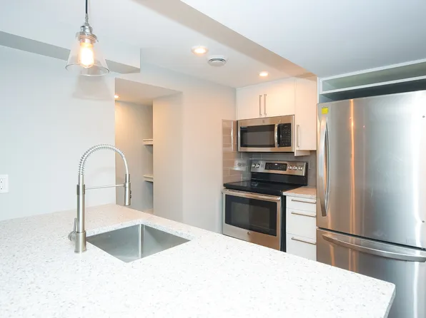 1262 Rustic Dr #2C, Ottawa, ON K2C 2Y1