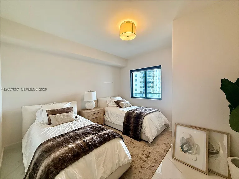 700 NE 24th St #1002 — Photo 13
