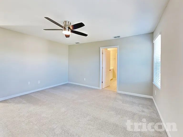 56 Raphael Ln — Photo 8