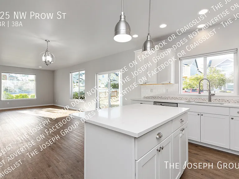 625 NW Prow St — Photo 11