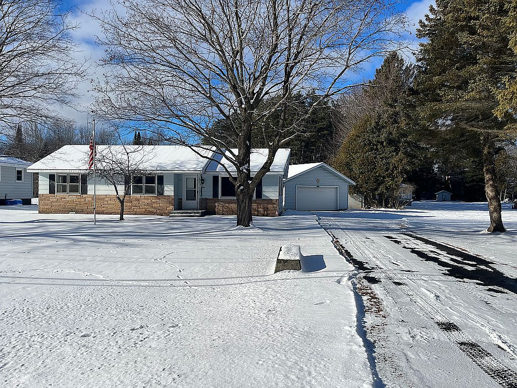 9141 Bay Shore Dr, Gladstone, MI 49837 | Zillow