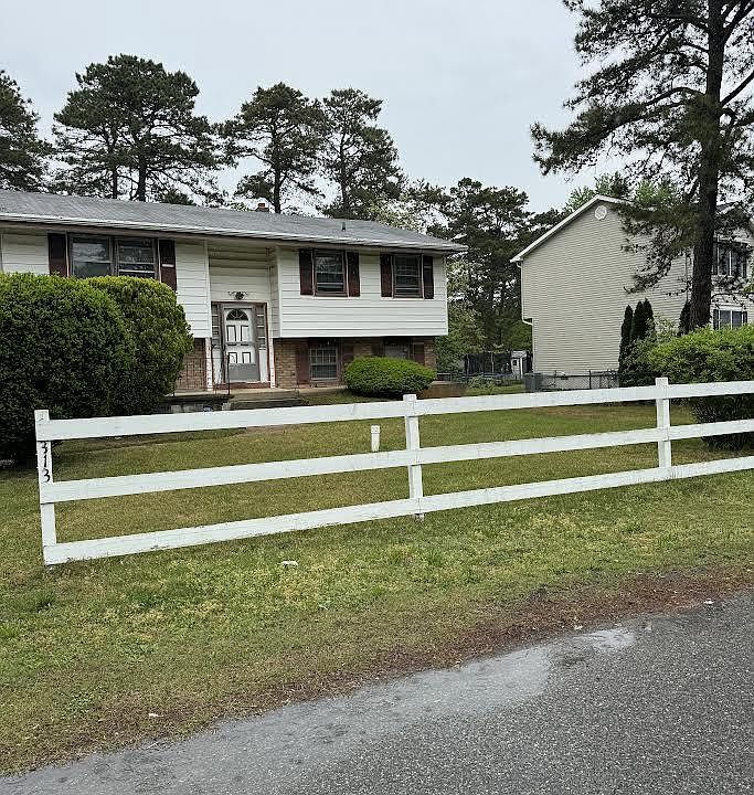 1st image of 313 Cherokee Dr