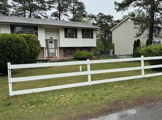 313 Cherokee Dr, Browns Mills, NJ 08015