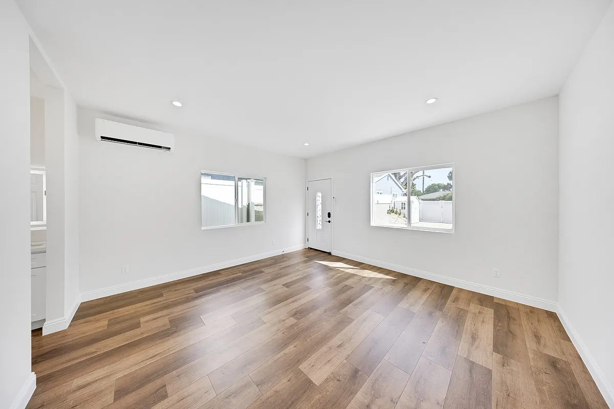Building Photo - 415 N Toland Ave #D
