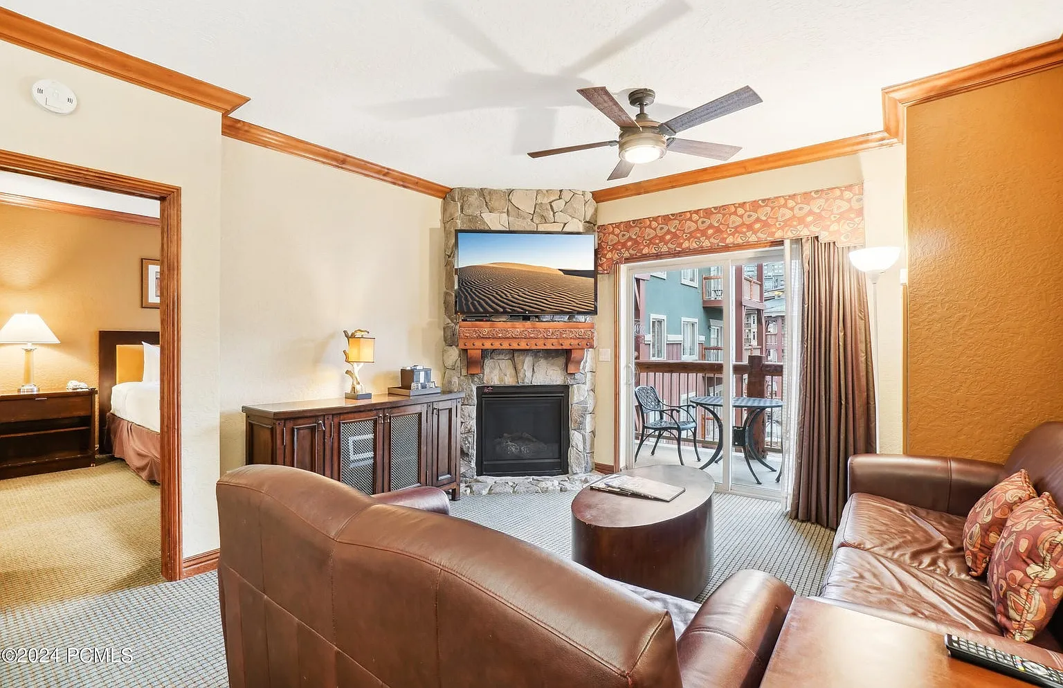1 bed, 738 sqft, $1,985 — Photo 2