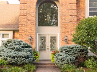 1411 Wood Trl, Oxford, MI 48371