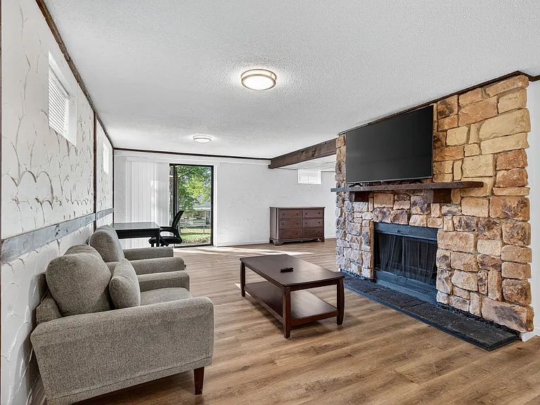 1788 Dandridge Ln — Photo 35