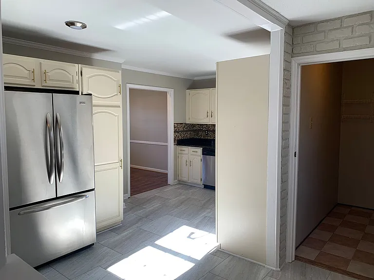 5303 Ainsworth Dr — Photo 5
