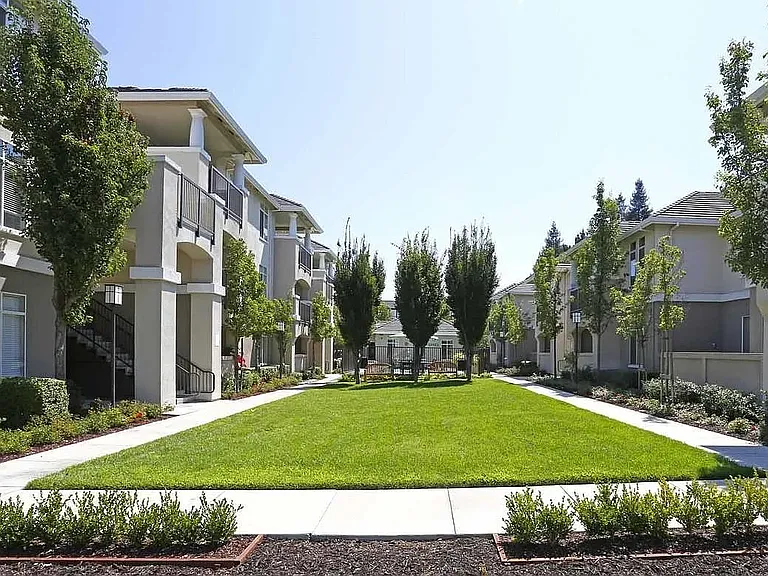 Gemello Village - Center Lawn Area