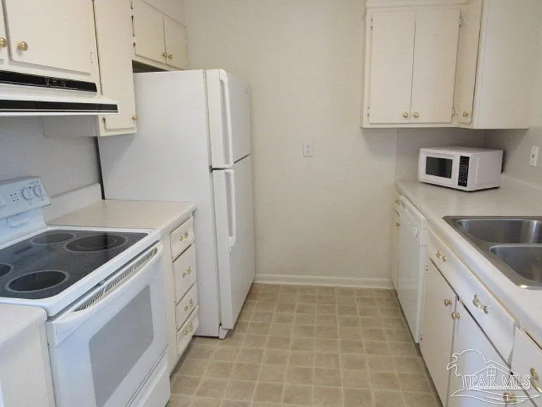 3600 Forest Glen Dr — Photo 18