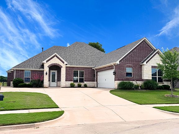 2nd image of 2025 Clive Dr