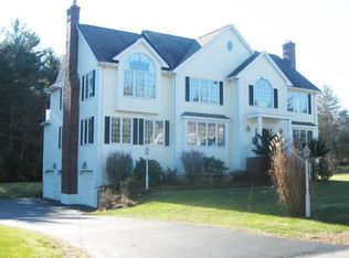 11 Pipers Gln, Andover, MA 01810