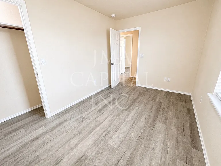 123 Palm St — Photo 6