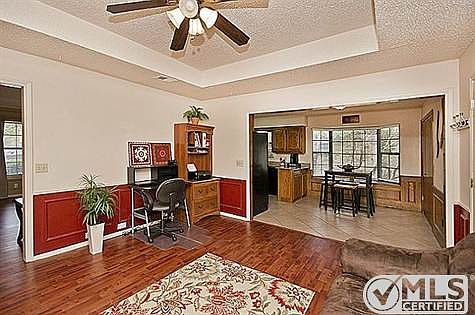5th image of 506 Sandy Creek Dr