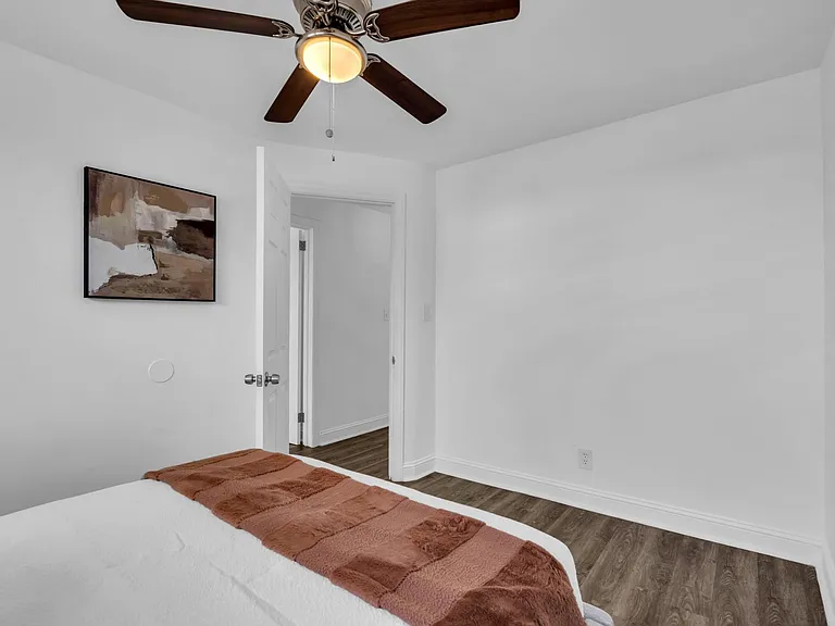 Maple Court Apartments — Photo 61