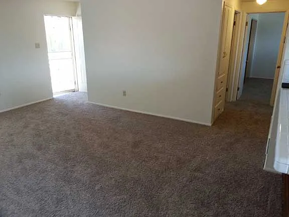 2 bed, 928 sqft, $1,200 — Photo 1
