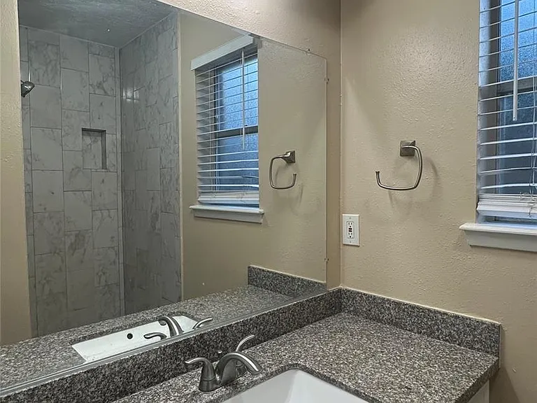 11503 Briar Forest Dr — Photo 35