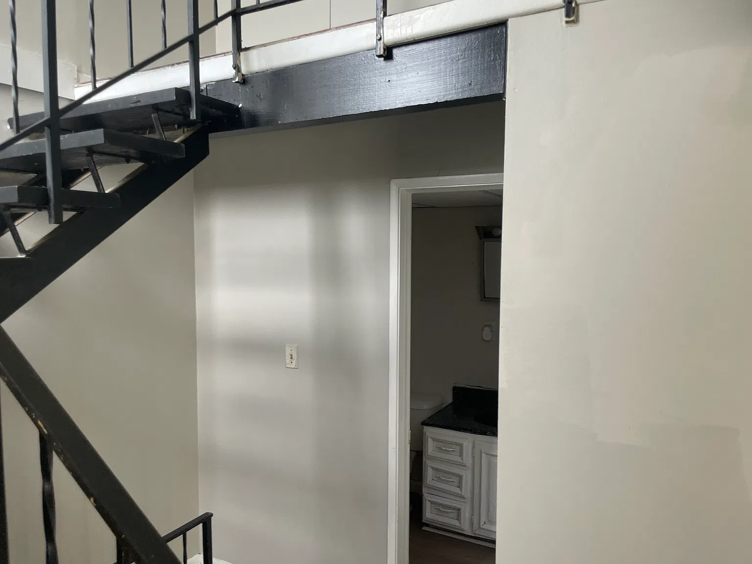 3 bed, 1.5 bath, 1100 sqft, $1,250 — Photo 4