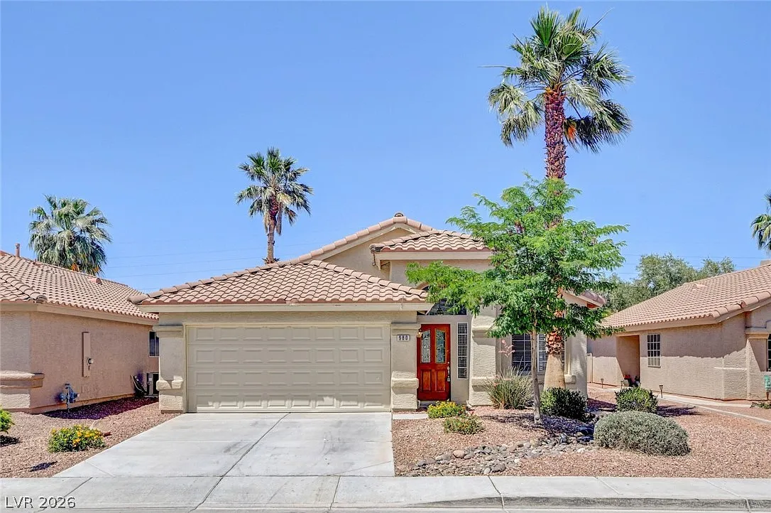 3 bed, 2.0 bath, 1477 sqft, $2,100 — Photo 1