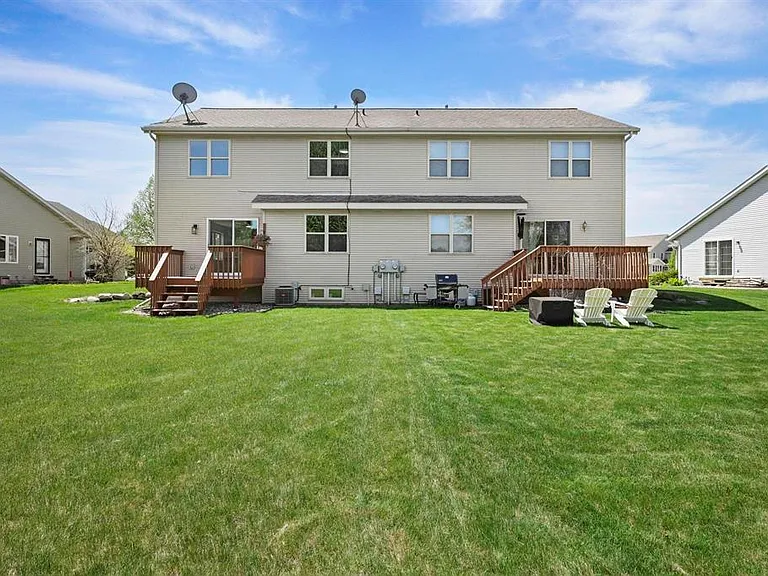 640 Tower Dr #1 — Photo 31