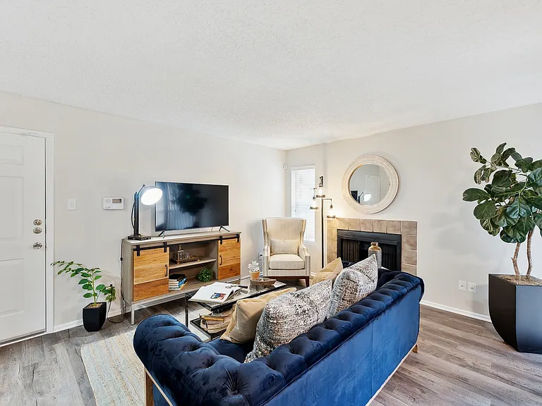Altamonte Apartments — Photo 22