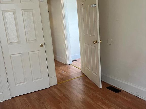 4th image of 8217 Garfield Ave