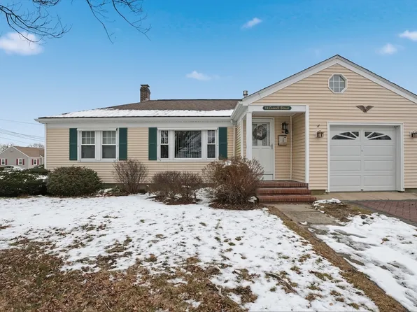 14 Caswell St, New Bedford, MA 02745
