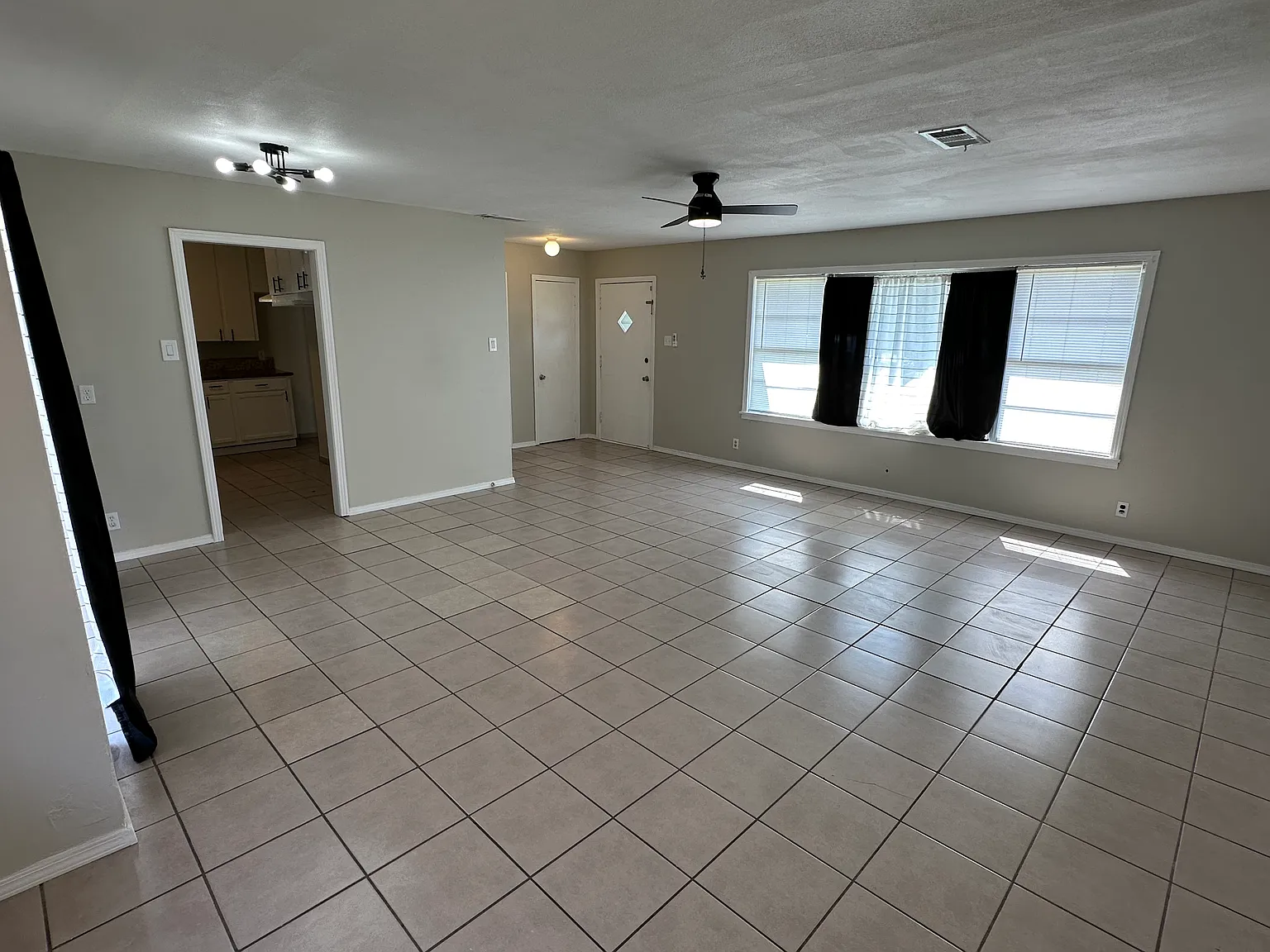 2 bed, 1030 sqft, $1,500 — Photo 4