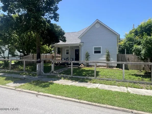 120 N Oronogo St, Webb City, MO 64870