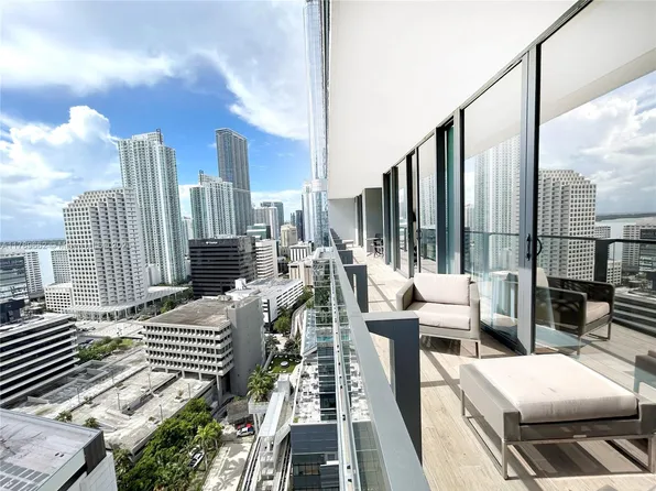 68 SE 6th St, Miami, FL
