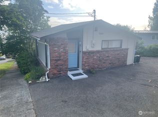 1740 Walnut Ave SW, Seattle, WA 98116