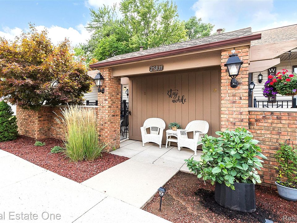 1st image of 25831 Lexington Dr #1