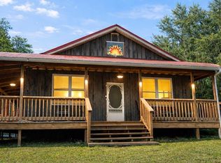 36091 Glove Dr, Glade Spring, VA 24340