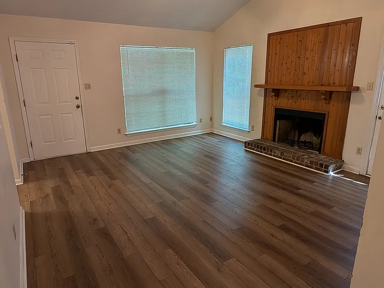 611 S Skinner Ave — Photo 7