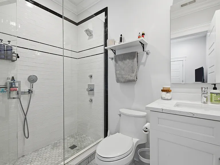 2042 W Potomac Ave #3 — Photo 12