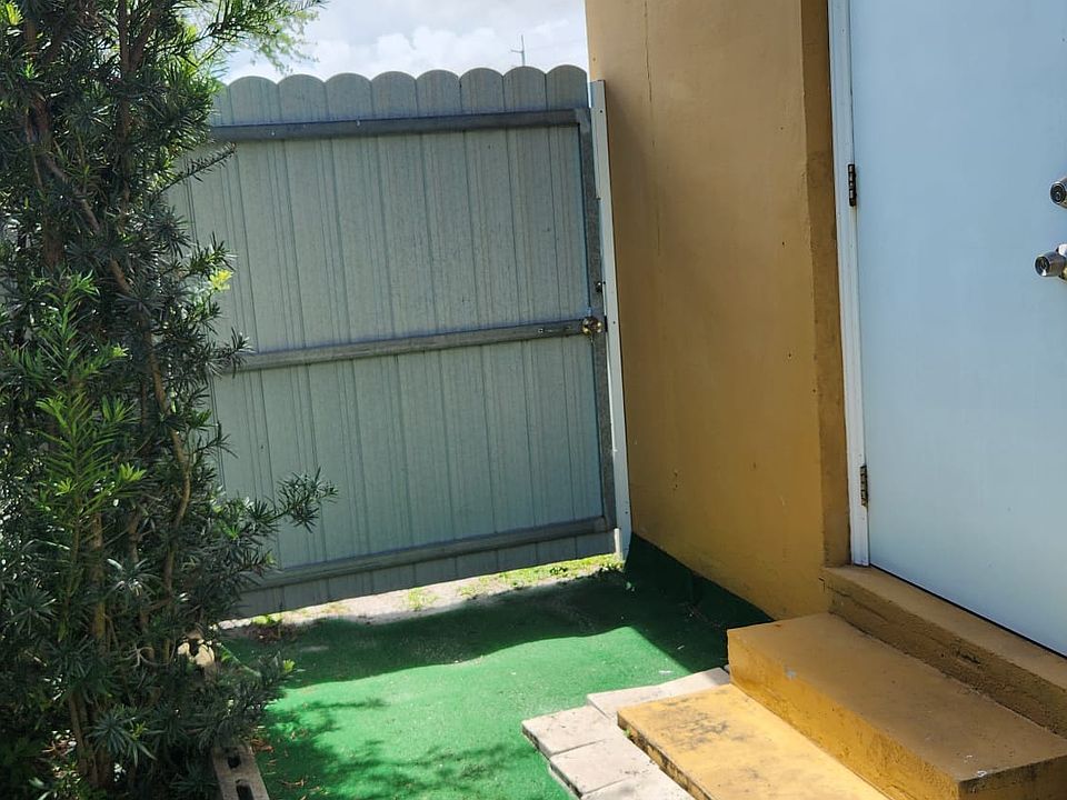 1st image of 3911 SW 39th St