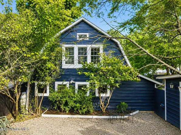 18 Rock City Rd #C, Woodstock, NY 12498