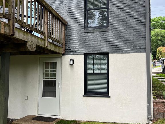 4th image of 5858 Edgehill Dr