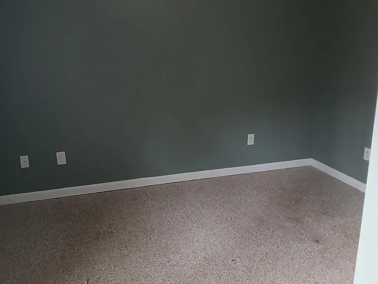 28420 Delaware Ave #5 — Photo 2