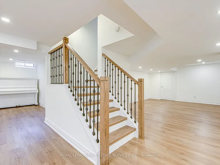 1463 Albion Ave — Photo 36