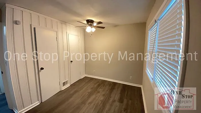 5714 NE 49th St — Photo 18