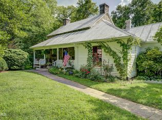 2833 E Oakland Ave, Johnson City, TN 37601