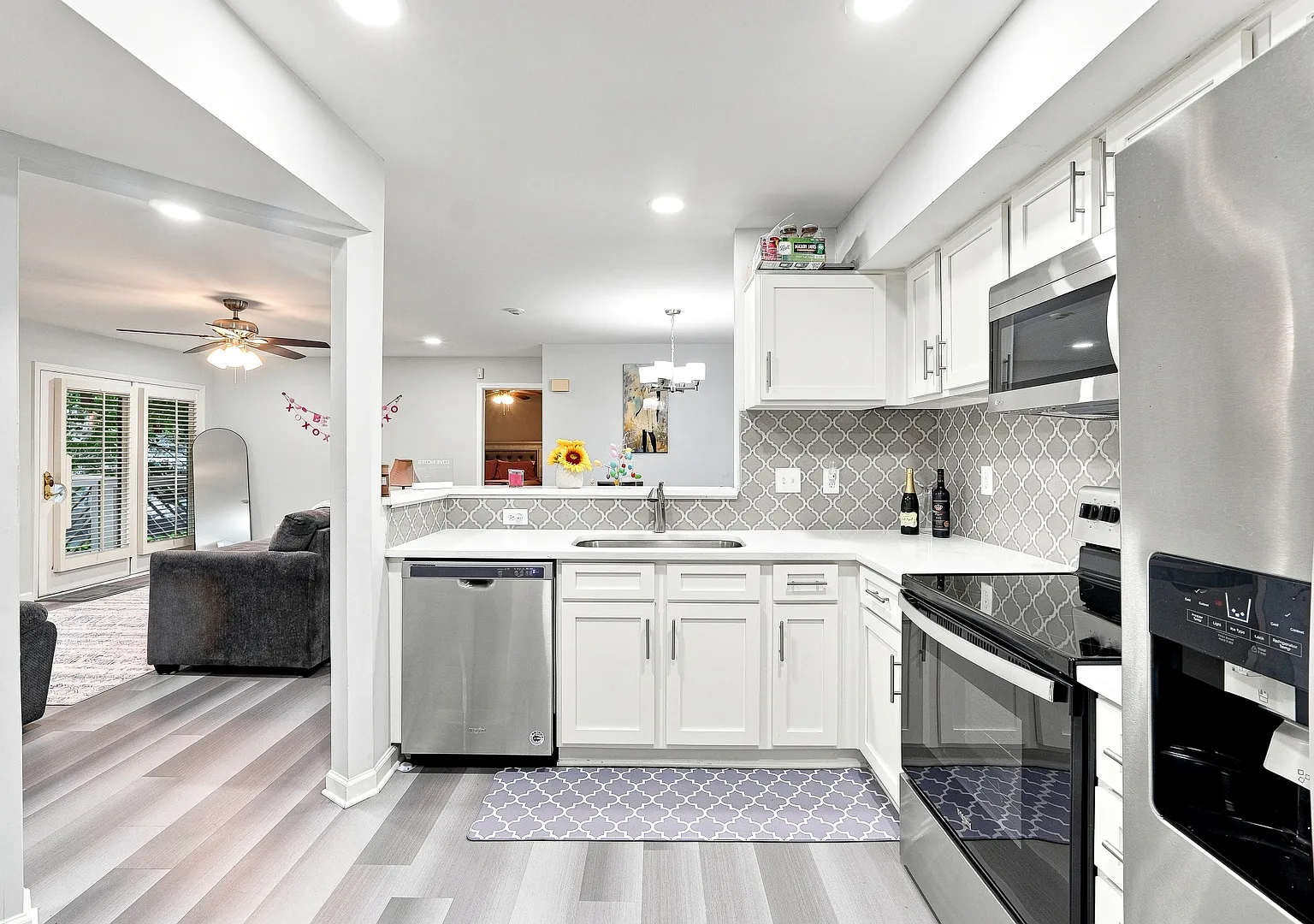 2 bed, 1266 sqft, $2,250 — Photo 2
