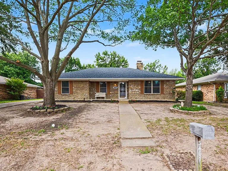 3407 Tipps Dr — Photo 2