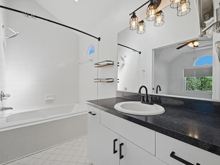 3848 Surry Rd — Photo 21