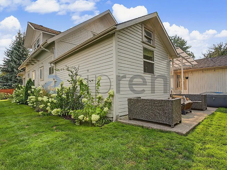 185 E Lincoln St — Photo 7