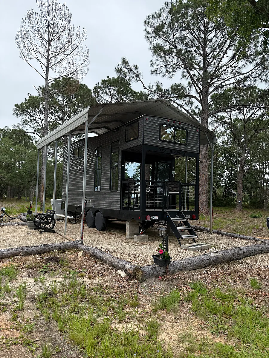 Building Photo - 1124 Pearson Rd